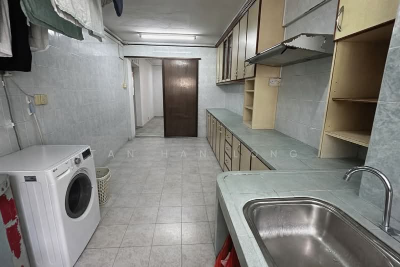 320 Ang Mo Kio Avenue 1, 320 Ang Mo Kio Avenue 1, 2 Bedrooms, 947 sqft, HDB Flat For Sale, by Tan Han Long, 500103720 - Kitchen - PropertyGuru.com.sg