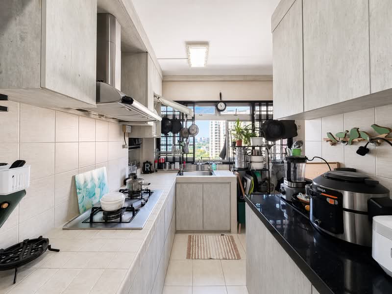 613 Elias Road, 613 Elias Road, 3 Bedrooms, 1,442 sqft, HDB Flat For Sale, by Fakhrul Haaziq, 500103722 - Kitchen - PropertyGuru.com.sg