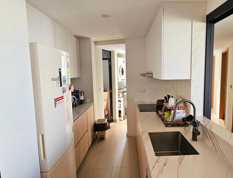 River Isles, 64 Edgedale Plains, 3 Bedrooms, 1,184 sqft, Condominium For Rent, by Srini PN, 500103729 - Kitchen - PropertyGuru.com.sg