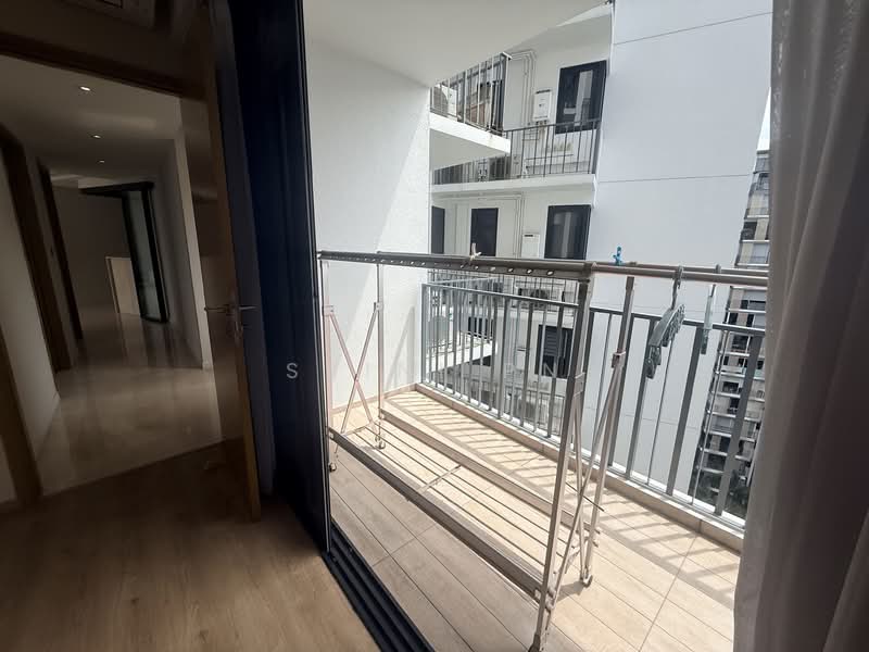 River Isles, 64 Edgedale Plains, 3 Bedrooms, 1,184 sqft, Condominium For Rent, by Srini PN, 500103729 - Balcony - PropertyGuru.com.sg