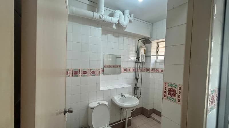 642 Bedok Reservoir Road, 642 Bedok Reservoir Road, 3 Bedrooms, 1,550 sqft, HDB Flat For Sale, by David Hum, 500103731 - Bathroom - PropertyGuru.com.sg
