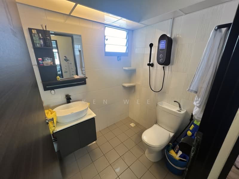 83B Circuit Road, 83B Circuit Road, 3 Bedrooms, 1,033 sqft, HDB Flat For Sale, by Ken Wee, 500103732 - Bathroom - PropertyGuru.com.sg