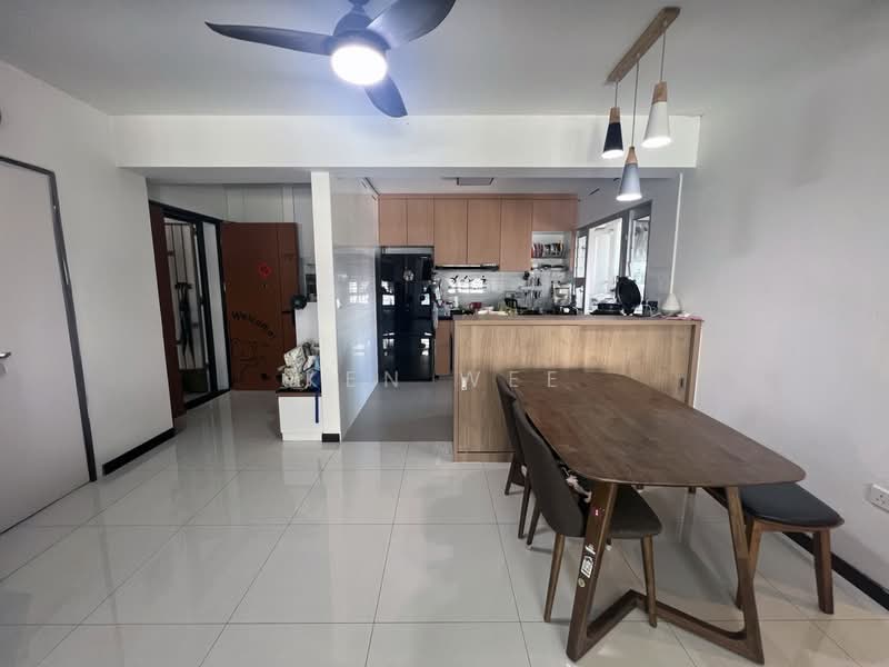 83B Circuit Road, 83B Circuit Road, 3 Bedrooms, 1,033 sqft, HDB Flat For Sale, by Ken Wee, 500103732 - Living Room - PropertyGuru.com.sg