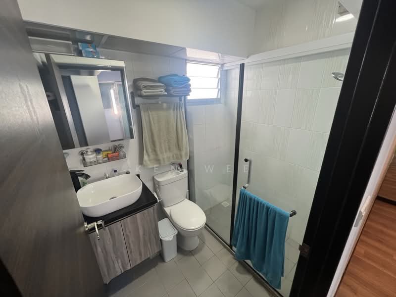 83B Circuit Road, 83B Circuit Road, 3 Bedrooms, 1,033 sqft, HDB Flat For Sale, by Ken Wee, 500103732 - Bathroom - PropertyGuru.com.sg
