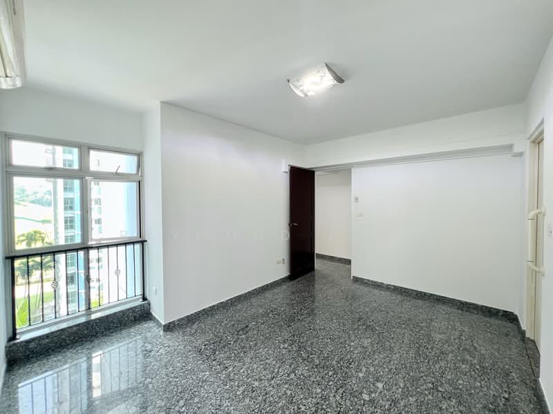 394 Bukit Batok West Avenue 5, 394 Bukit Batok West Avenue 5, 3 Bedrooms, 990 sqft, HDB Flat For Sale, by Raymond Tung, 500103734 - Master Bedroom - PropertyGuru.com.sg
