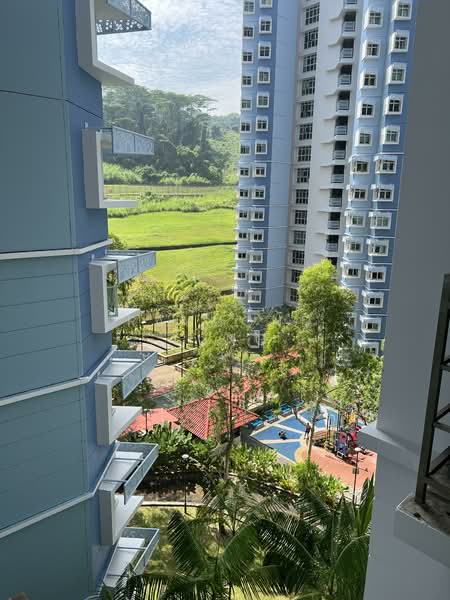 394 Bukit Batok West Avenue 5, 394 Bukit Batok West Avenue 5, 3 Bedrooms, 990 sqft, HDB Flat For Sale, by Raymond Tung, 500103734 - Outside Bedroom 2 Window View - PropertyGuru.com.sg