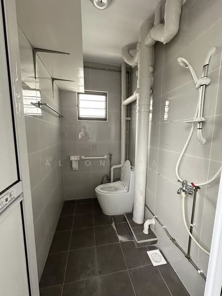 214 Petir Road, 214 Petir Road, 3 Bedrooms, 1,109 sqft, HDB Flat For Sale, by Alson Seah, 500103740 - Bathroom - PropertyGuru.com.sg