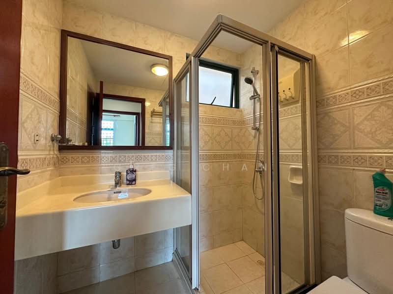 Hillview Heights, 29A Hillview Avenue, 2 Bedrooms, 958 sqft, Condominium For Sale, by Greg Chan, 500103743 - Common Bathroom - PropertyGuru.com.sg