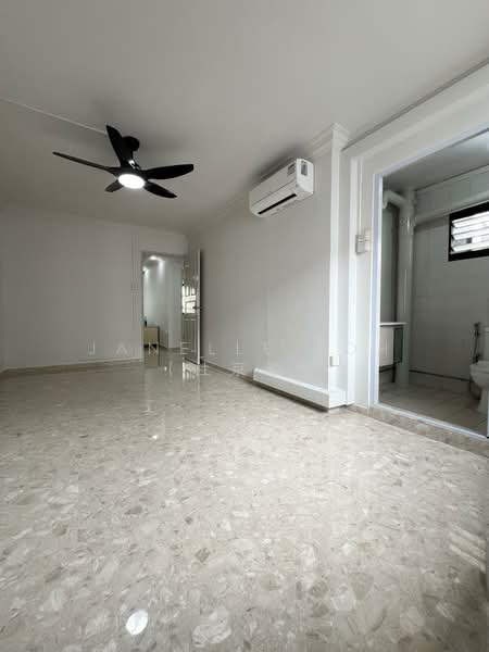 920 Hougang Street 91, 920 Hougang Street 91, 3 Bedrooms, 1,076 sqft, HDB Flat For Rent, by Janelle Toh (杜京穎), 500103747 - Master Bedroom - PropertyGuru.com.sg