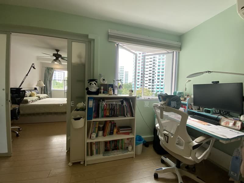 629 Jurong West Street 65, 629 Jurong West Street 65, 4 Bedrooms, 1,399 sqft, HDB Flat For Sale, by Ben XIA 夏天鹏, 500103765 - Master bedroom  - PropertyGuru.com.sg