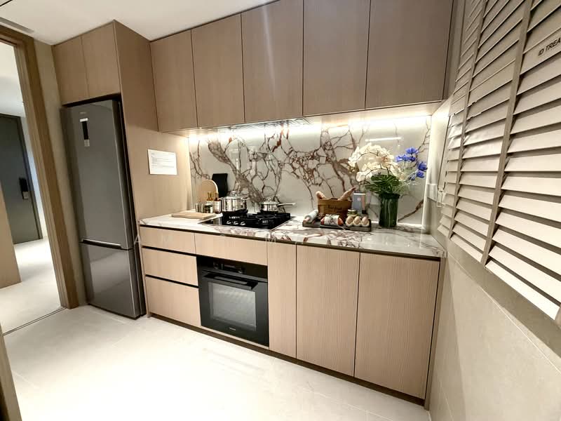Vela Bay, Bayshore Road, 3 Bedrooms, 1,033 sqft, Condominium For Sale, by Amos Marcus, 500103773 - Kitchen - PropertyGuru.com.sg
