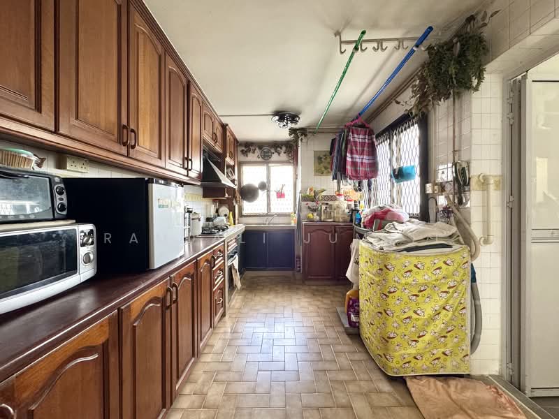 238 Lorong 1 Toa Payoh, 238 Lorong 1 Toa Payoh, 3 Bedrooms, 1,291 sqft, HDB Flat For Sale, by Ramdali Jumali, 500103776 - Kitchen - PropertyGuru.com.sg