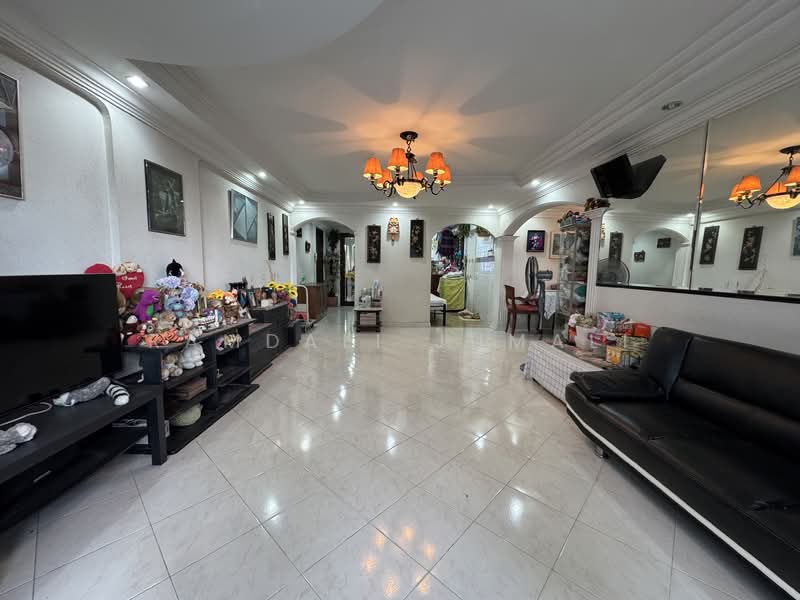 238 Lorong 1 Toa Payoh, 238 Lorong 1 Toa Payoh, 3 Bedrooms, 1,291 sqft, HDB Flat For Sale, by Ramdali Jumali, 500103776 - Living Room - PropertyGuru.com.sg