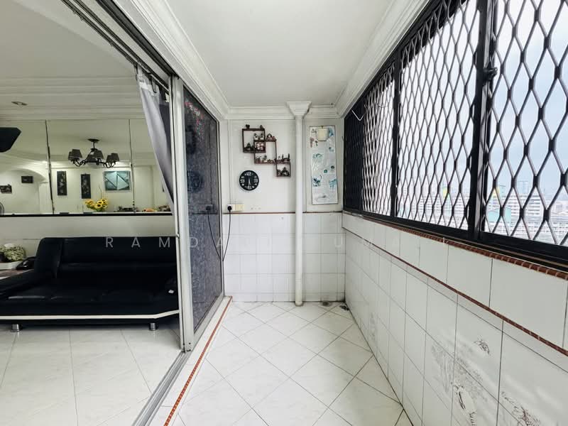 238 Lorong 1 Toa Payoh, 238 Lorong 1 Toa Payoh, 3 Bedrooms, 1,291 sqft, HDB Flat For Sale, by Ramdali Jumali, 500103776 - Balcony - PropertyGuru.com.sg