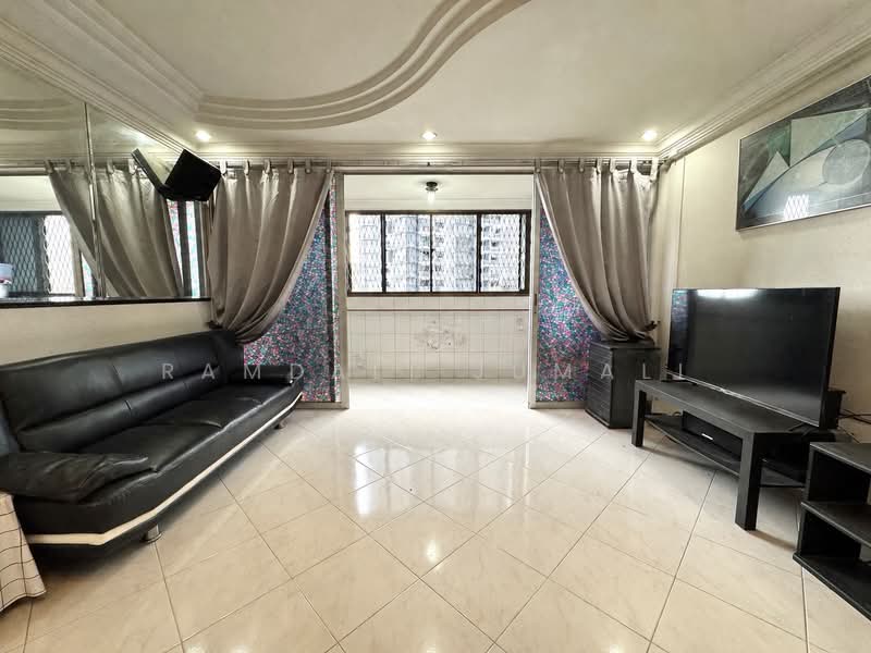 238 Lorong 1 Toa Payoh, 238 Lorong 1 Toa Payoh, 3 Bedrooms, 1,291 sqft, HDB Flat For Sale, by Ramdali Jumali, 500103776 - Living Room - PropertyGuru.com.sg