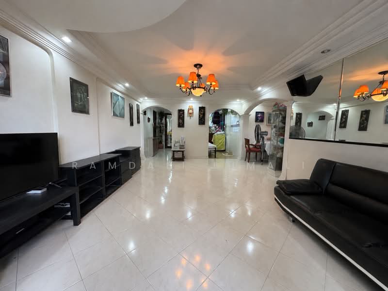 238 Lorong 1 Toa Payoh, 238 Lorong 1 Toa Payoh, 3 Bedrooms, 1,291 sqft, HDB Flat For Sale, by Ramdali Jumali, 500103776 - Living Room - PropertyGuru.com.sg