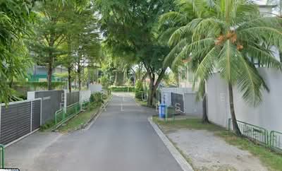 For Sale - D15 Good as Brand New Condo Style Living at Meyer Enclave