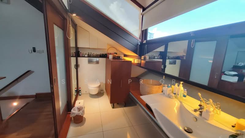 Heart of Orchard 3+1 Strata, Nearby Emerald Hill Conservation Area, 4 Bedrooms, 2,600 sqft, Conservation House For Rent, by Susan Prior, 500103790 - PropertyGuru.com.sg