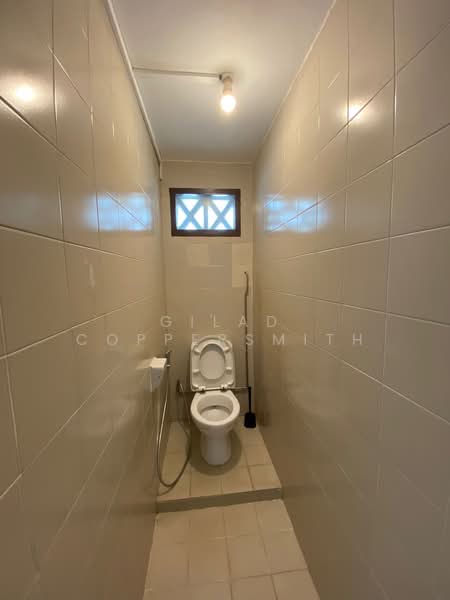 Townerville, 47 McNair Road, 3 Bedrooms, 2,424 sqft, Conservation House For Rent, by Gilad Coppersmith, 500103800 - Bathroom - PropertyGuru.com.sg