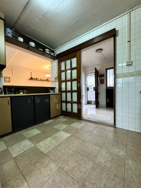 240 Lorong 1 Toa Payoh, 240 Lorong 1 Toa Payoh, 3 Bedrooms, 1,571 sqft, HDB Flat For Sale, by John Cheok 石伟诘, 500103806 - Kitchen - PropertyGuru.com.sg