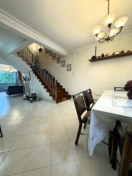 240 Lorong 1 Toa Payoh, 240 Lorong 1 Toa Payoh, 3 Bedrooms, 1,571 sqft, HDB Flat For Sale, by John Cheok 石伟诘, 500103806 - Interior - PropertyGuru.com.sg