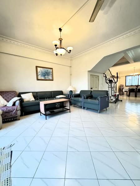 240 Lorong 1 Toa Payoh, 240 Lorong 1 Toa Payoh, 3 Bedrooms, 1,571 sqft, HDB Flat For Sale, by John Cheok 石伟诘, 500103806 - PropertyGuru.com.sg