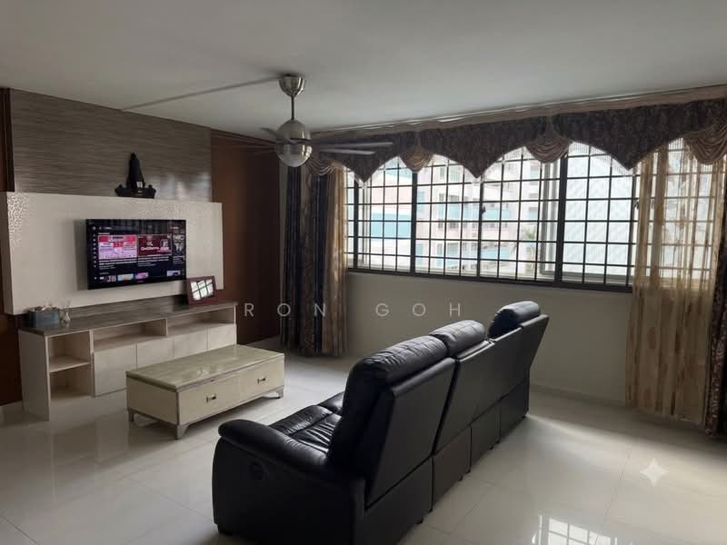 836 Tampines Street 82, 836 Tampines Street 82, 3 Bedrooms, 1,130 sqft, HDB Flat For Sale, by Ron Goh, 500103808 - Living Room - PropertyGuru.com.sg
