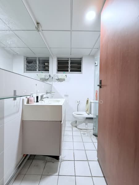 301A Punggol Central, 301A Punggol Central, 3 Bedrooms, 1,001 sqft, HDB Flat For Rent, by Victor Ho, 500103809 - Bathroom - PropertyGuru.com.sg