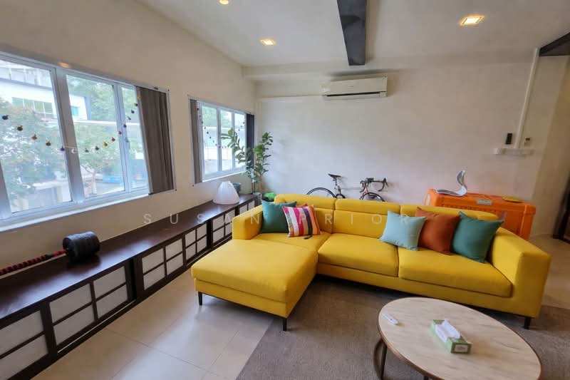 Larger Tiong Bahru HUGE Living, Nearby Tiong Bahru Road, 2 Bedrooms, 1,275 sqft, Conservation House For Rent, by Susan Prior, 500103819 - Living Room - PropertyGuru.com.sg