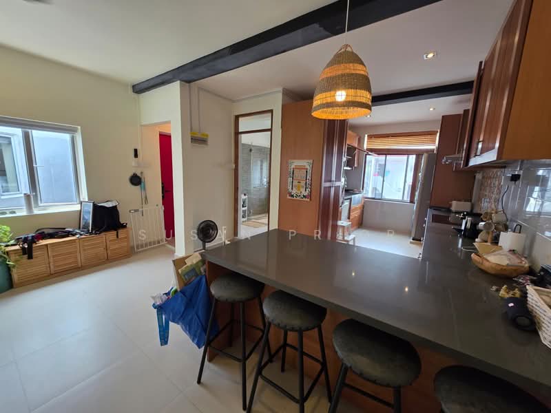 Larger Tiong Bahru HUGE Living, Nearby Tiong Bahru Road, 2 Bedrooms, 1,275 sqft, Conservation House For Rent, by Susan Prior, 500103819 - Kitchen - PropertyGuru.com.sg
