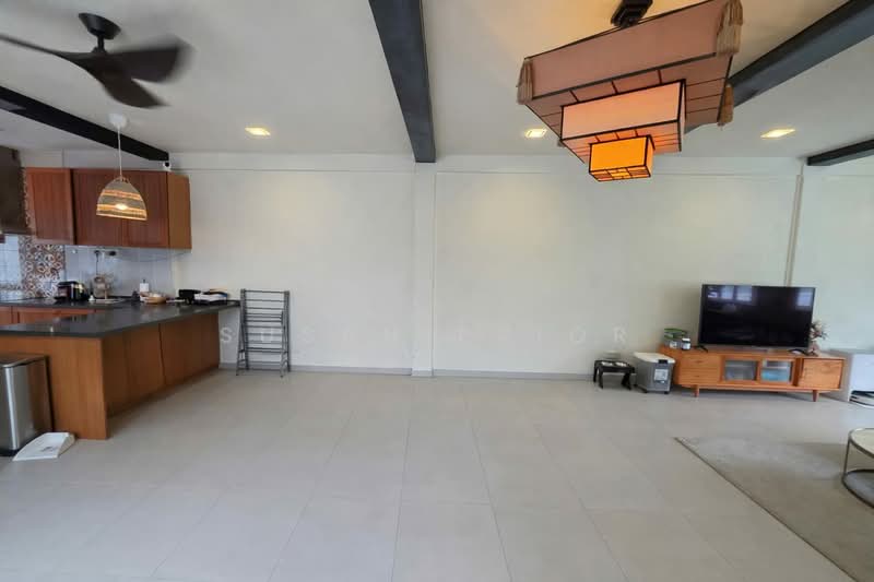 Larger Tiong Bahru HUGE Living, Nearby Tiong Bahru Road, 2 Bedrooms, 1,275 sqft, Conservation House For Rent, by Susan Prior, 500103819 - Kitchen - PropertyGuru.com.sg