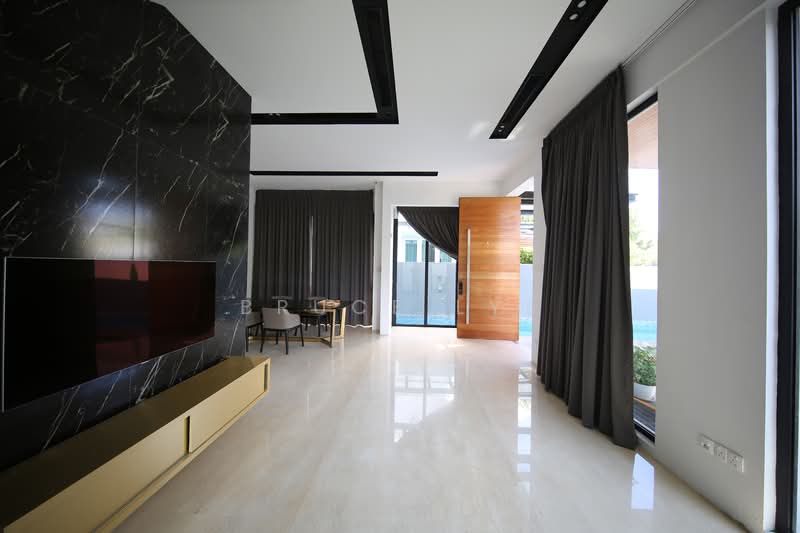 ⭐️ Modern Bungalow look-alike Semi-Detached in the ❤️ Heart of Greenleaf Vicinity!, Greenleaf Vicinity, 5 Bedrooms, 4,600 sqft, Semi-Detached House For Sale, by Bruce Lye, 500103820 - Living Room - PropertyGuru.com.sg