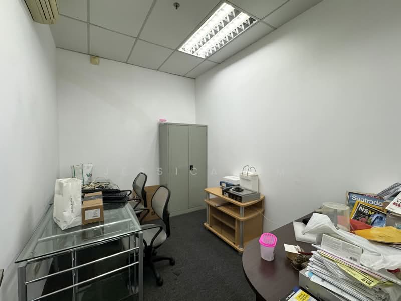Tradehub 21, 8 Boon Lay Way, 1,840 sqft, Light Industrial (B1) For Rent, by Jessica Lim, 500103828 - Study - CommercialGuru.com.sg