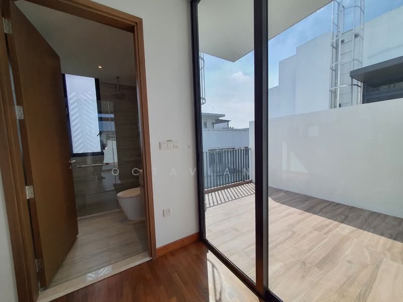 Alana, 202 Sunrise Terrace, 4 Bedrooms, 3,122 sqft, Terraced House For Sale, by Octavian ., 500103831 - Bathroom - PropertyGuru.com.sg