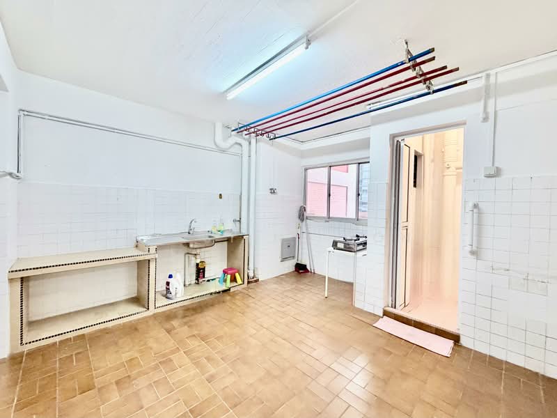 101 Potong Pasir Avenue 1, 101 Potong Pasir Avenue 1, 2 Bedrooms, 893 sqft, HDB Flat For Sale, by Qristine Goh, 500103836 - Kitchen - PropertyGuru.com.sg