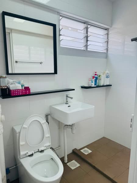 221 Yishun Street 21, 221 Yishun Street 21, Room Rental, 100 sqft, HDB Flat For Rent, by Ian Ho, 500103842 - Bathroom - PropertyGuru.com.sg