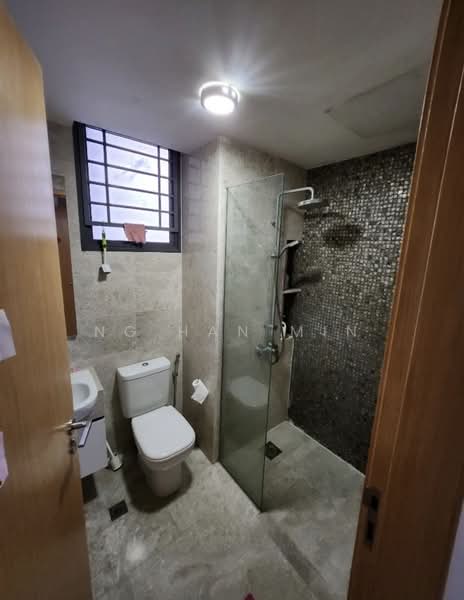 La Fiesta, Sengkang Square, 3 Bedrooms, 840 sqft, Condominium For Sale, by Ng Han Min, 500103850 - Bathroom - PropertyGuru.com.sg