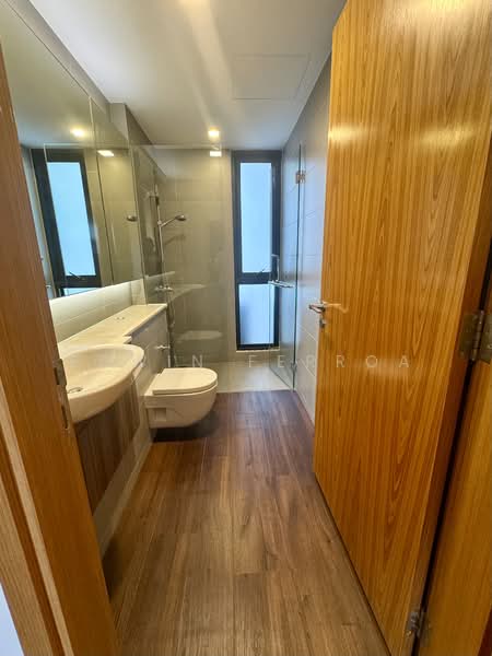 Waterbank at Dakota, 70 Dakota Crescent, 3 Bedrooms, 1,281 sqft, Condominium For Sale, by Edwin Ferroa, 500103851 - Bathroom (Master ensuite) - PropertyGuru.com.sg