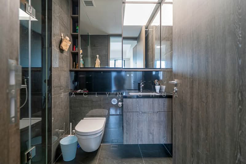 The M, 30 Middle Road, 1 Bedroom, 431 sqft, Condominium For Sale, by Jaclyn Chua, 500103854 - Bathroom - PropertyGuru.com.sg