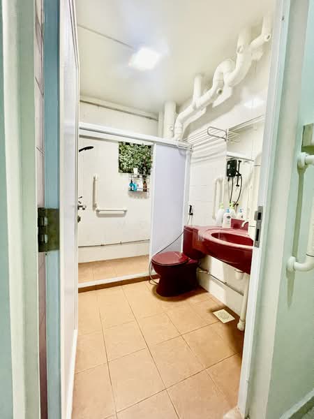 106 Rivervale Walk, 106 Rivervale Walk, 3 Bedrooms, 1,076 sqft, HDB Flat For Sale, by Mohd Yussaini, 500103868 - Bathroom - PropertyGuru.com.sg