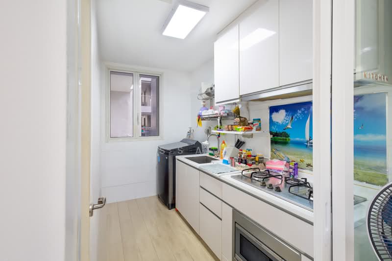 Forestville, 22 Woodlands Drive 16, 3 Bedrooms, 1,033 sqft, Executive Condominium For Sale, by Arissa Tan, 500103889 - Kitchen - PropertyGuru.com.sg