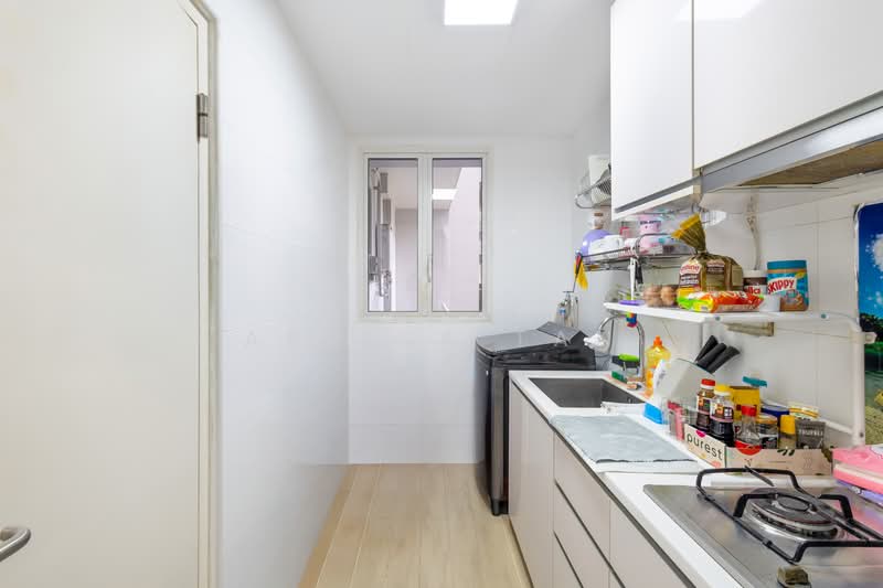 Forestville, 22 Woodlands Drive 16, 3 Bedrooms, 1,033 sqft, Executive Condominium For Sale, by Arissa Tan, 500103889 - Kitchen - PropertyGuru.com.sg