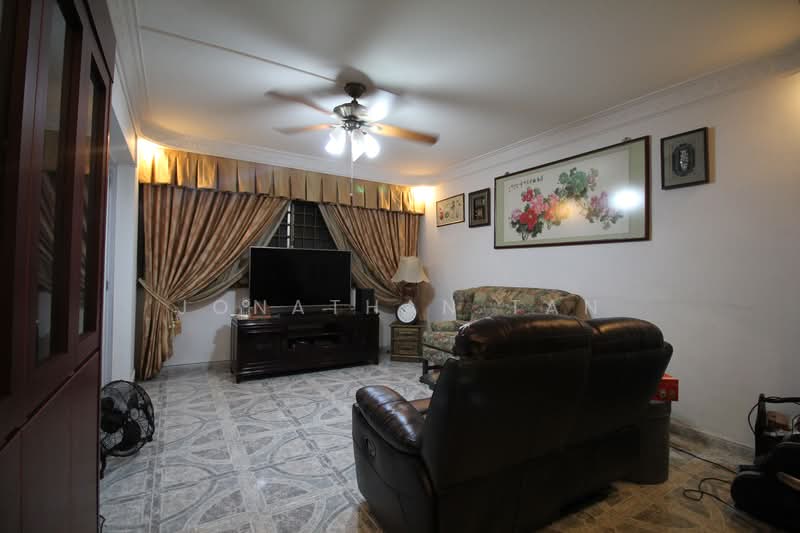 556 Jurong West Street 42, 556 Jurong West Street 42, 4 Bedrooms, 1,593 sqft, HDB Flat For Sale, by Jonathan Tan, 500103892 - Living Room - PropertyGuru.com.sg