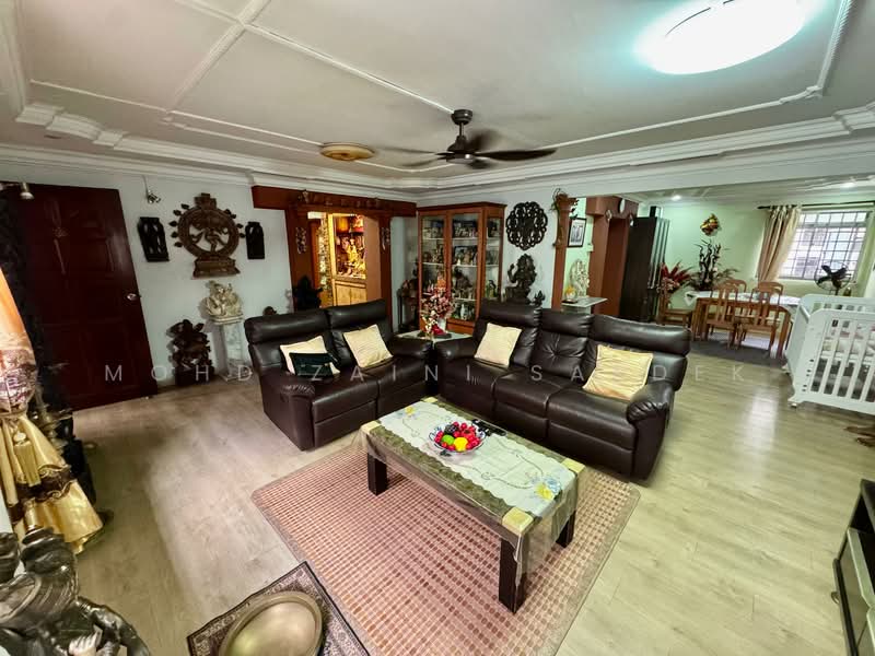 419 Woodlands Street 41, 419 Woodlands Street 41, 5 Bedrooms, 1,894 sqft, HDB Flat For Sale, by Mohd Zaini Sardek, 500103906 - Living Room - PropertyGuru.com.sg