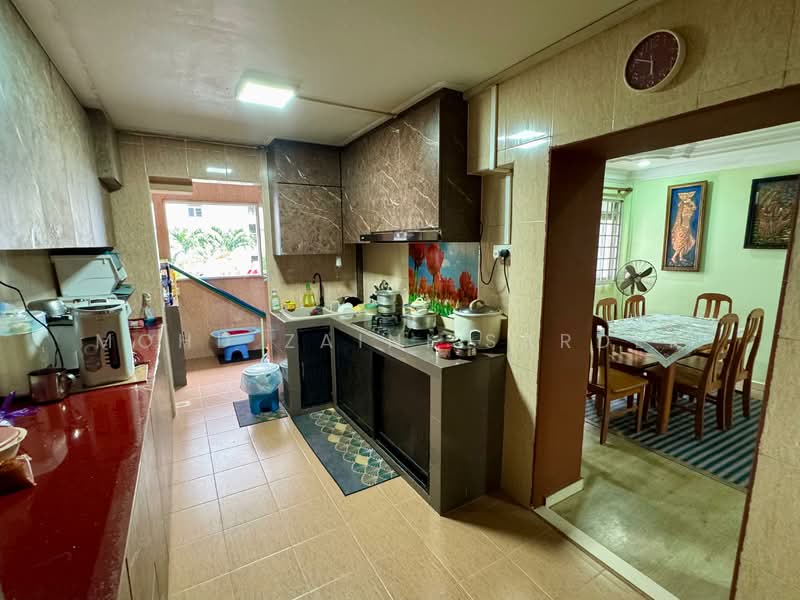 419 Woodlands Street 41, 419 Woodlands Street 41, 5 Bedrooms, 1,894 sqft, HDB Flat For Sale, by Mohd Zaini Sardek, 500103906 - Kitchen - PropertyGuru.com.sg