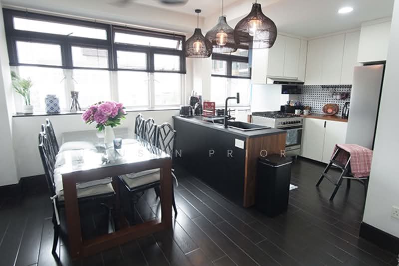 Scintillating Still Designer 3 Bed, , 3 Bedrooms, 1,215 sqft, Apartment For Sale, by Susan Prior, 500103918 - Kitchen - PropertyGuru.com.sg