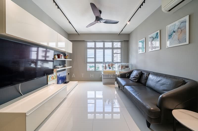 95C Henderson Road, 95C Henderson Road, 3 Bedrooms, 1,001 sqft, HDB Flat For Sale, by Jonathan Poh, 500103924 - Living Room - PropertyGuru.com.sg