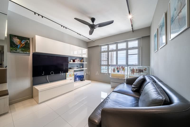 95C Henderson Road, 95C Henderson Road, 3 Bedrooms, 1,001 sqft, HDB Flat For Sale, by Jonathan Poh, 500103924 - Living Room - PropertyGuru.com.sg