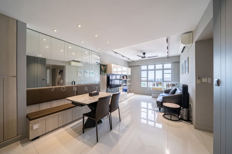 95C Henderson Road, 95C Henderson Road, 3 Bedrooms, 1,001 sqft, HDB Flat For Sale, by Jonathan Poh, 500103924 - Living Room - PropertyGuru.com.sg