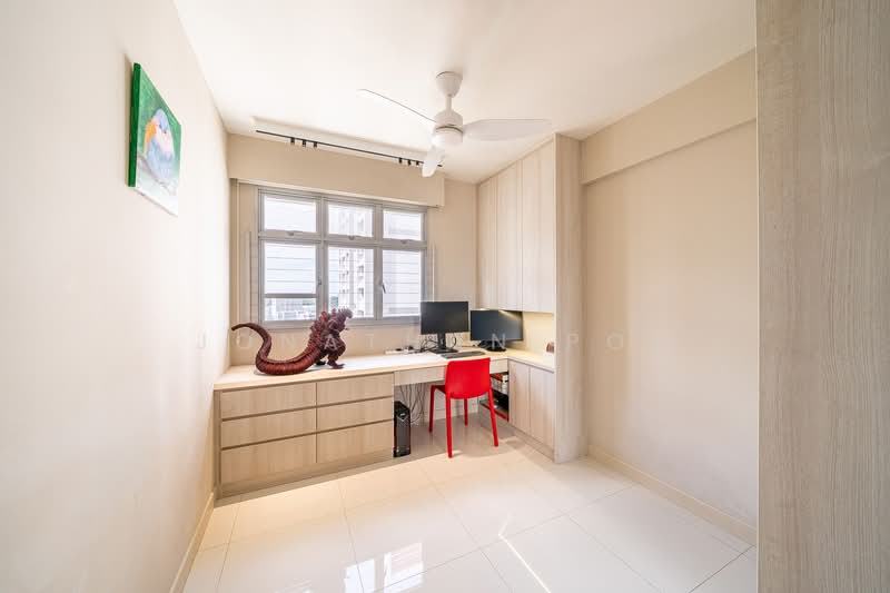 95C Henderson Road, 95C Henderson Road, 3 Bedrooms, 1,001 sqft, HDB Flat For Sale, by Jonathan Poh, 500103924 - Study - PropertyGuru.com.sg